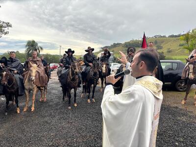 Festa em Louvor ao Senhor Bom Jesus reúne grande público em Linha Nova e celebra 32 anos de tradição em Rio Bonito do Iguaçu